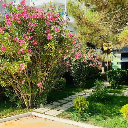 Rumar Hotel Durrës Buitenkant foto