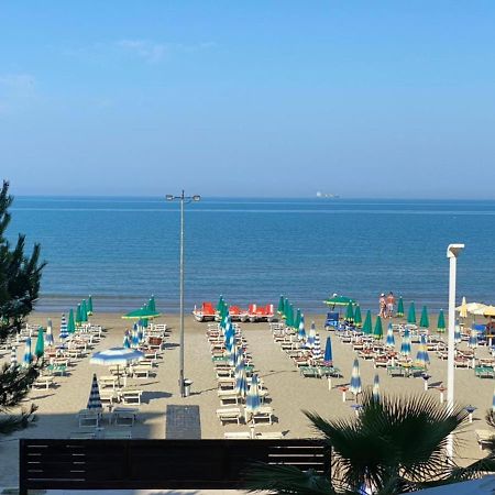 Rumar Hotel Durrës Buitenkant foto