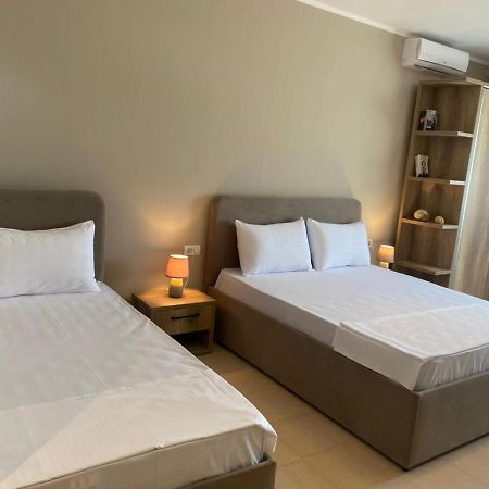 Rumar Hotel Durrës Buitenkant foto