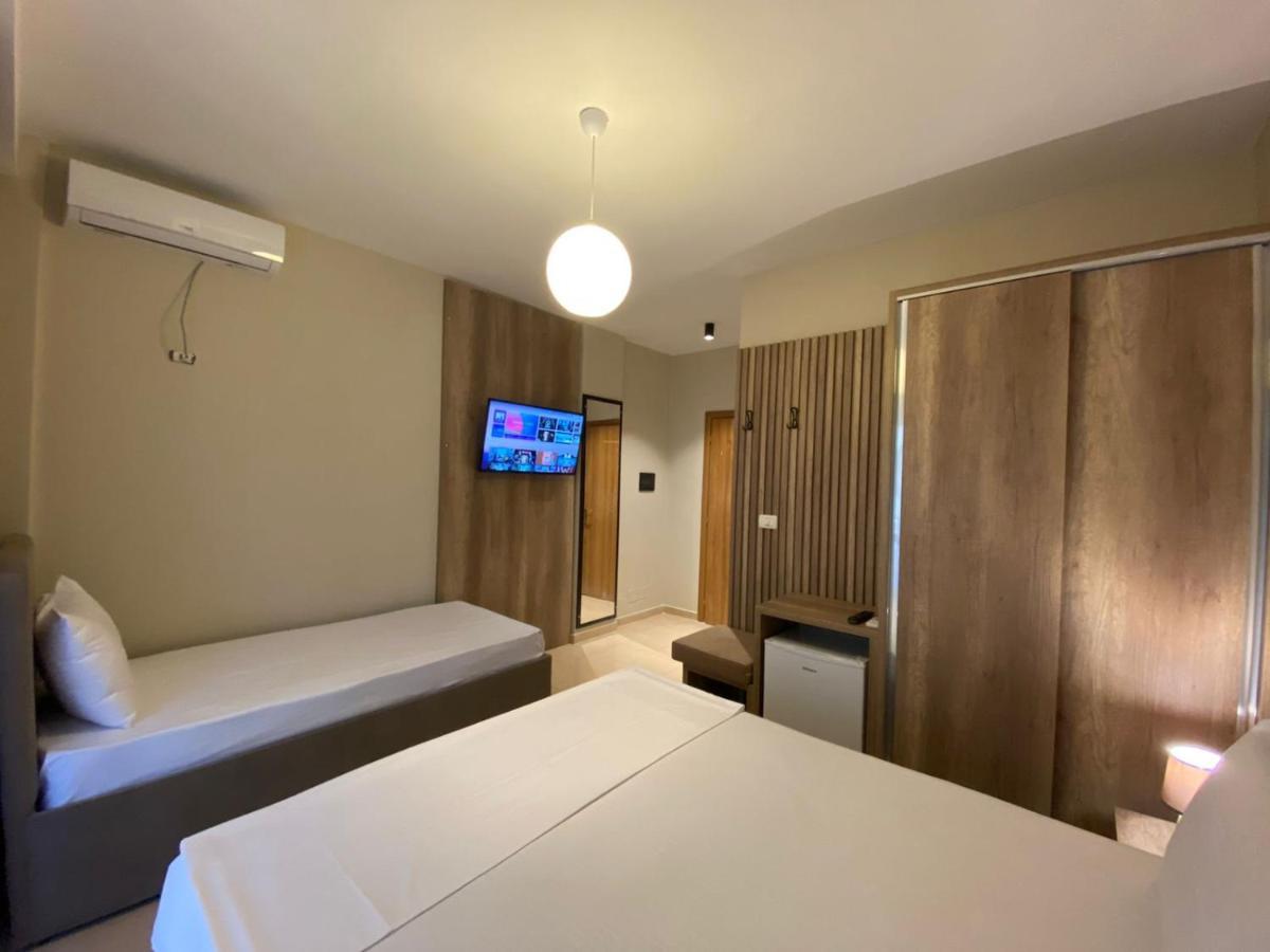 Rumar Hotel Durrës Buitenkant foto
