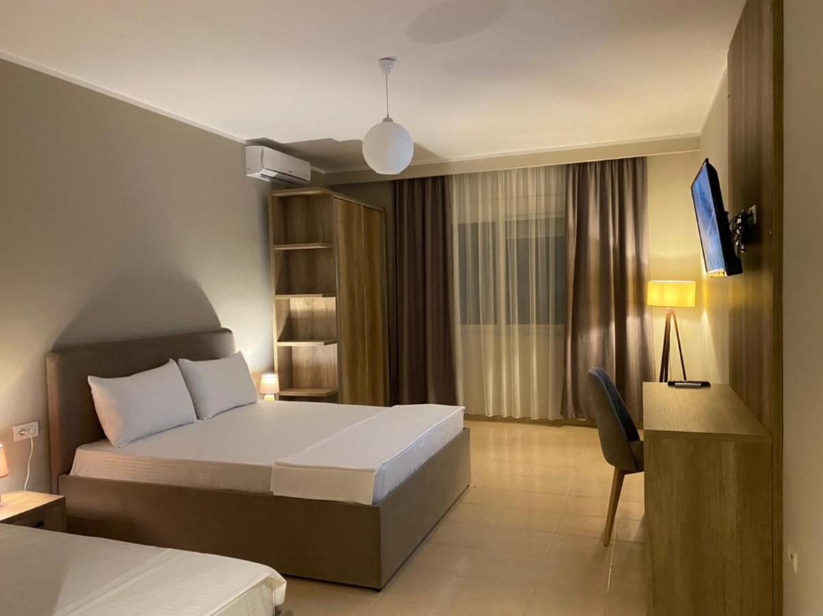 Rumar Hotel Durrës Buitenkant foto