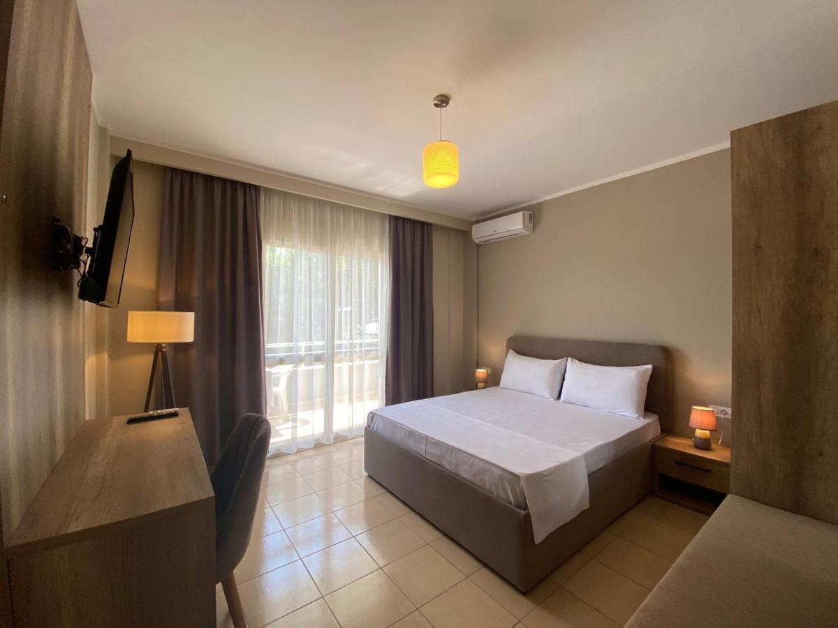 Rumar Hotel Durrës Buitenkant foto