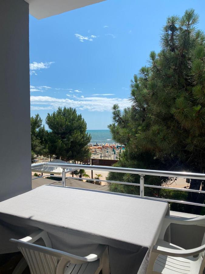 Rumar Hotel Durrës Buitenkant foto