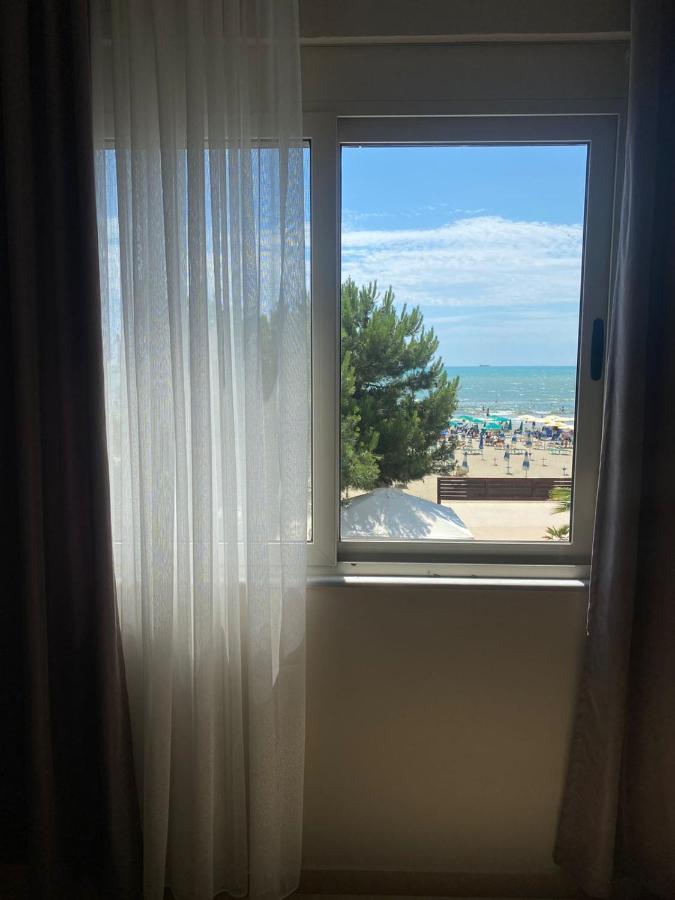 Rumar Hotel Durrës Buitenkant foto
