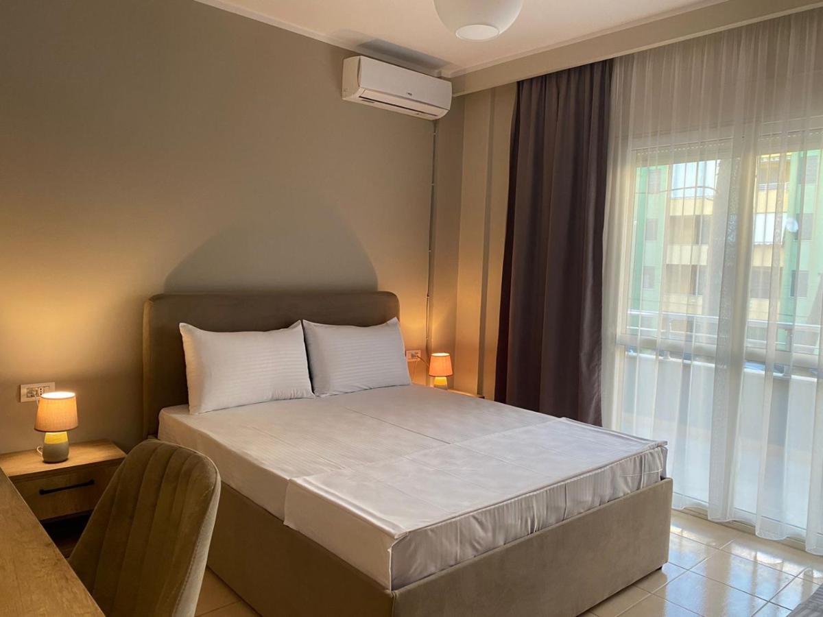 Rumar Hotel Durrës Buitenkant foto
