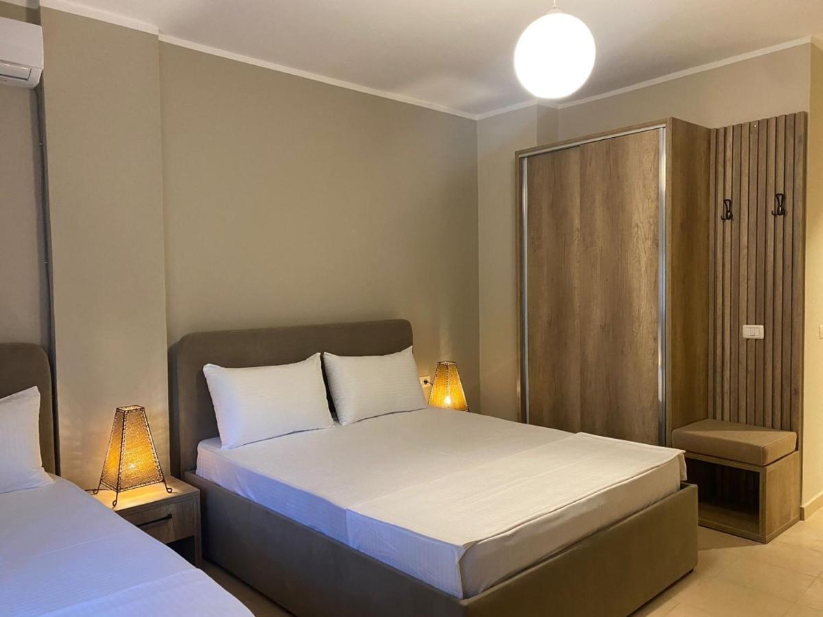 Rumar Hotel Durrës Buitenkant foto
