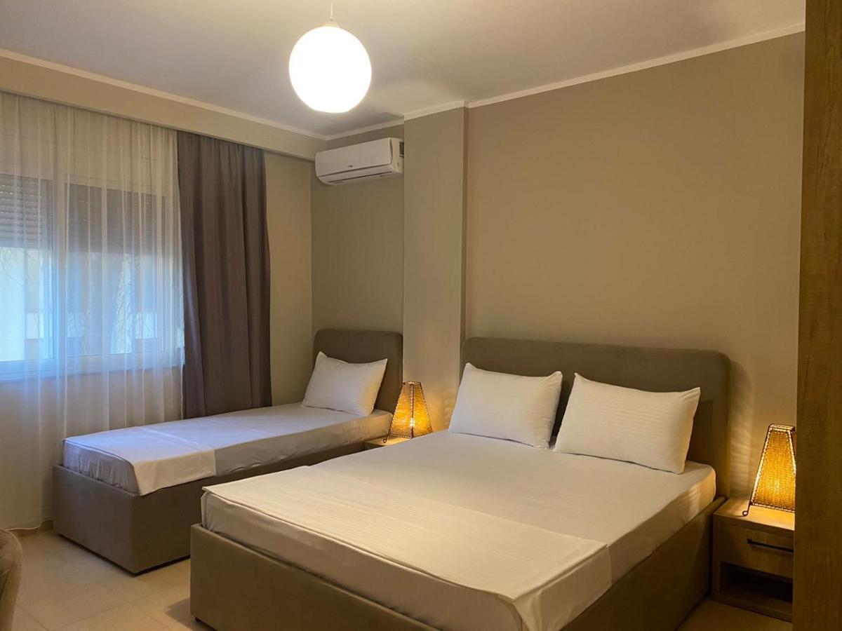 Rumar Hotel Durrës Buitenkant foto