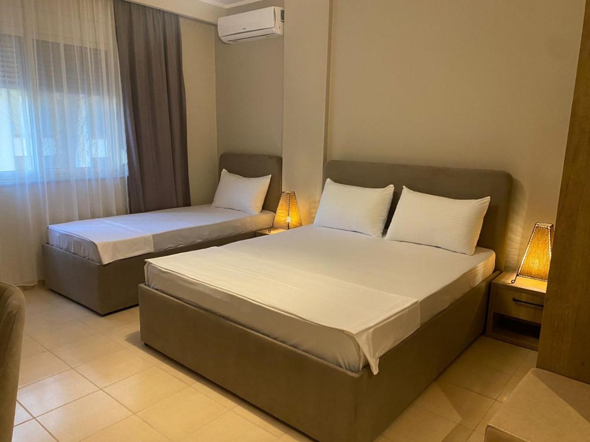 Rumar Hotel Durrës Buitenkant foto
