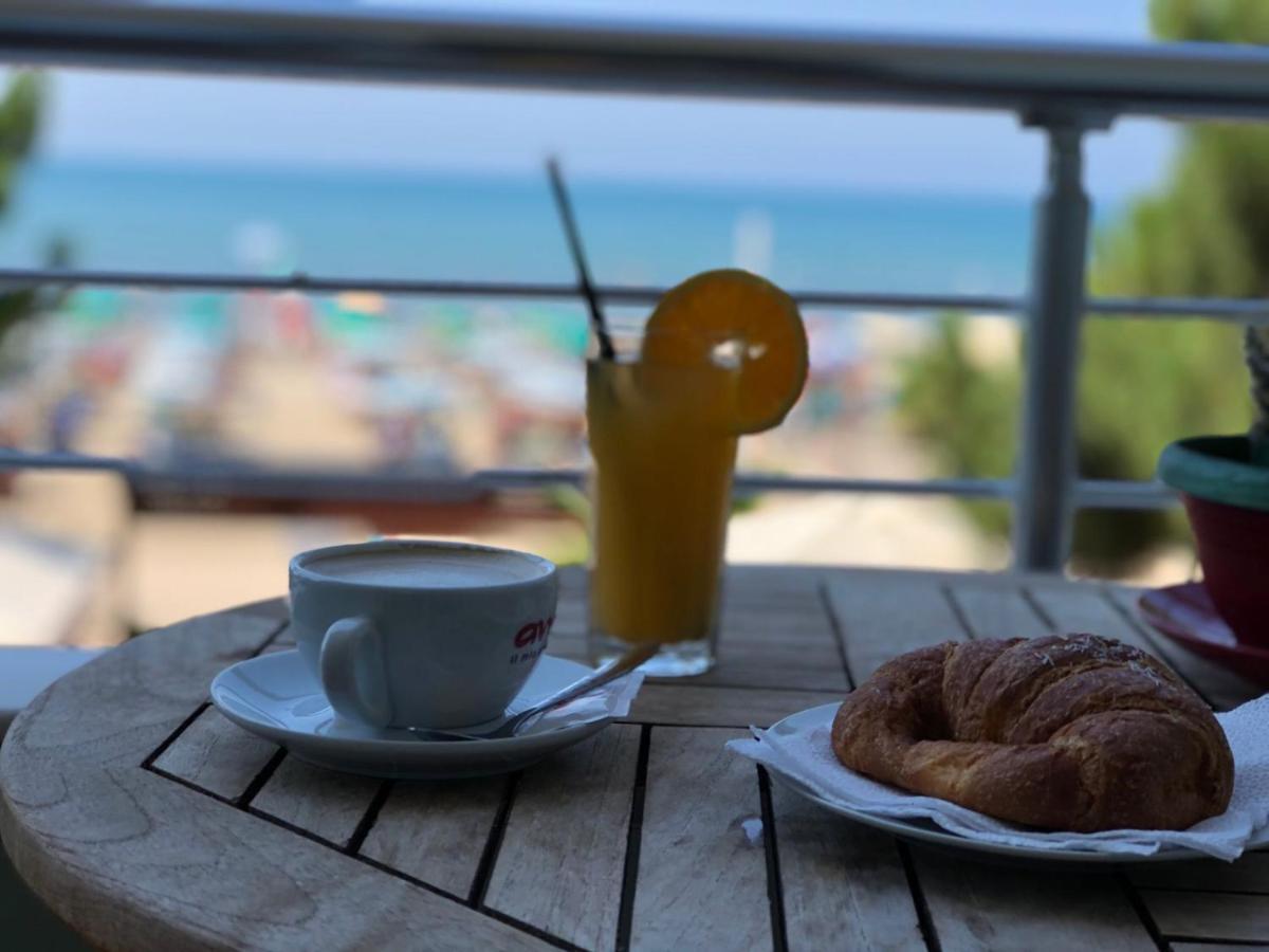 Rumar Hotel Durrës Buitenkant foto