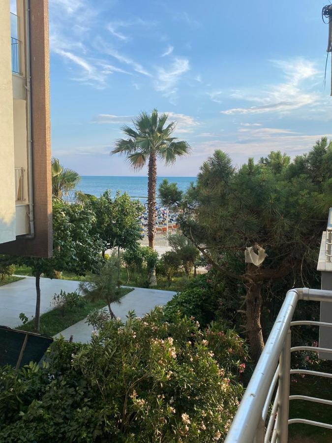 Rumar Hotel Durrës Buitenkant foto
