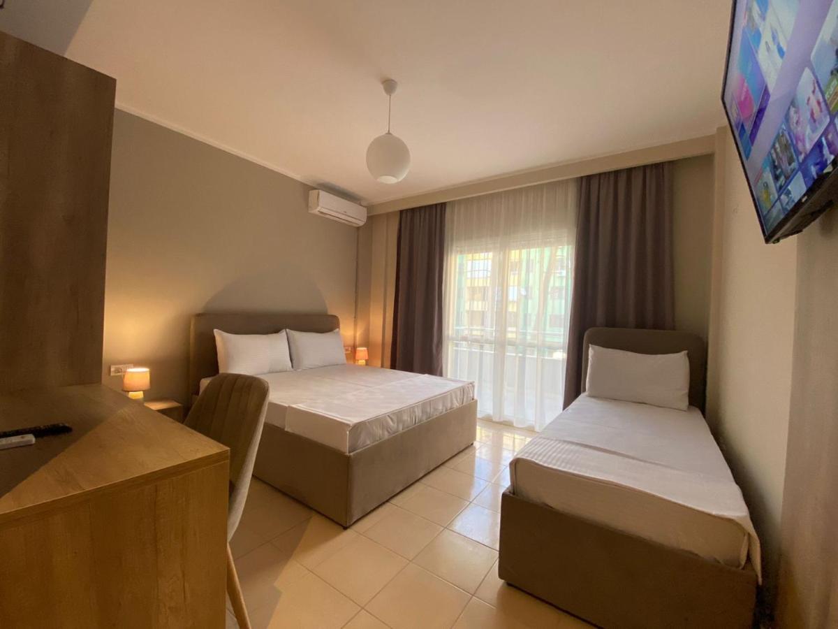 Rumar Hotel Durrës Buitenkant foto